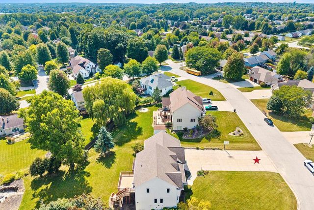 1604 MEADOW WOOD COURT, Green Bay, WI 54313
