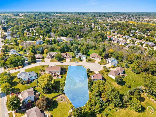 1604 MEADOW WOOD COURT, Green Bay, WI 54313