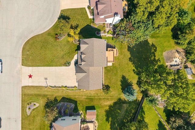 1604 MEADOW WOOD COURT, Green Bay, WI 54313