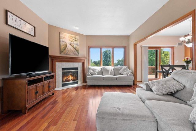 1604 MEADOW WOOD COURT, Green Bay, WI 54313