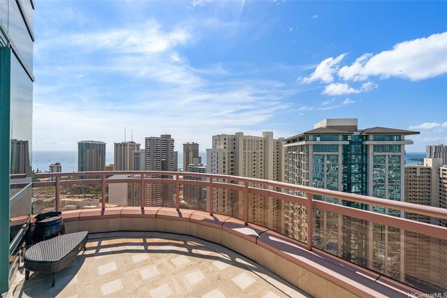 1888 Kalakaua Avenue 3704, Honolulu, HI 96815