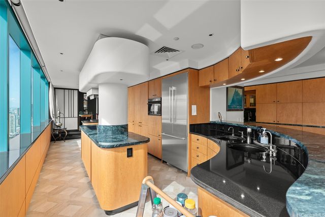 1888 Kalakaua Avenue 3704, Honolulu, HI 96815