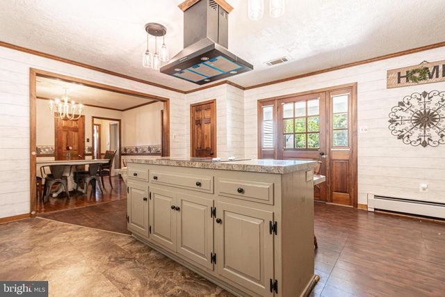 7666 LINCOLN HWY, Abbottstown, PA 17301
