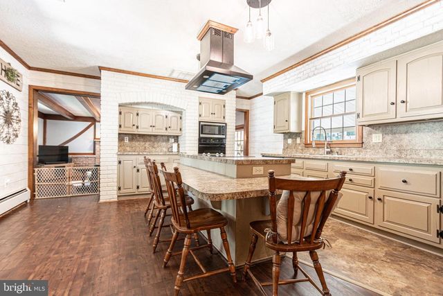7666 LINCOLN HWY, Abbottstown, PA 17301