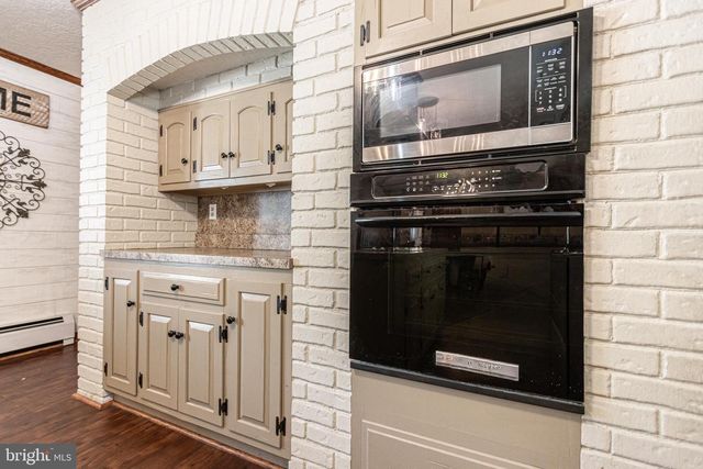 7666 LINCOLN HWY, Abbottstown, PA 17301
