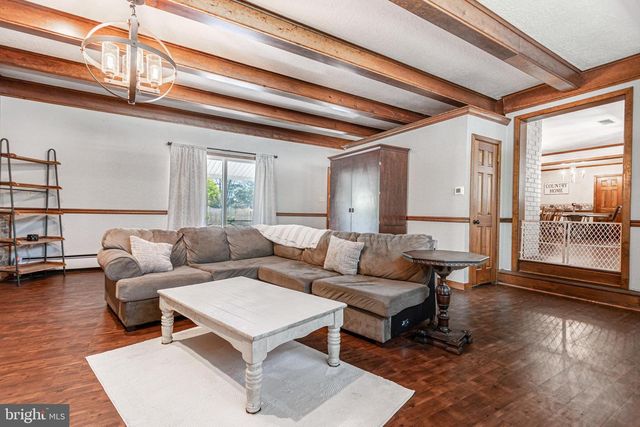 7666 LINCOLN HWY, Abbottstown, PA 17301