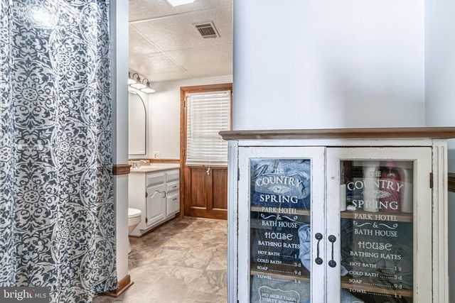 7666 LINCOLN HWY, Abbottstown, PA 17301