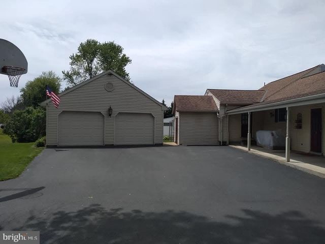 7666 LINCOLN HWY, Abbottstown, PA 17301