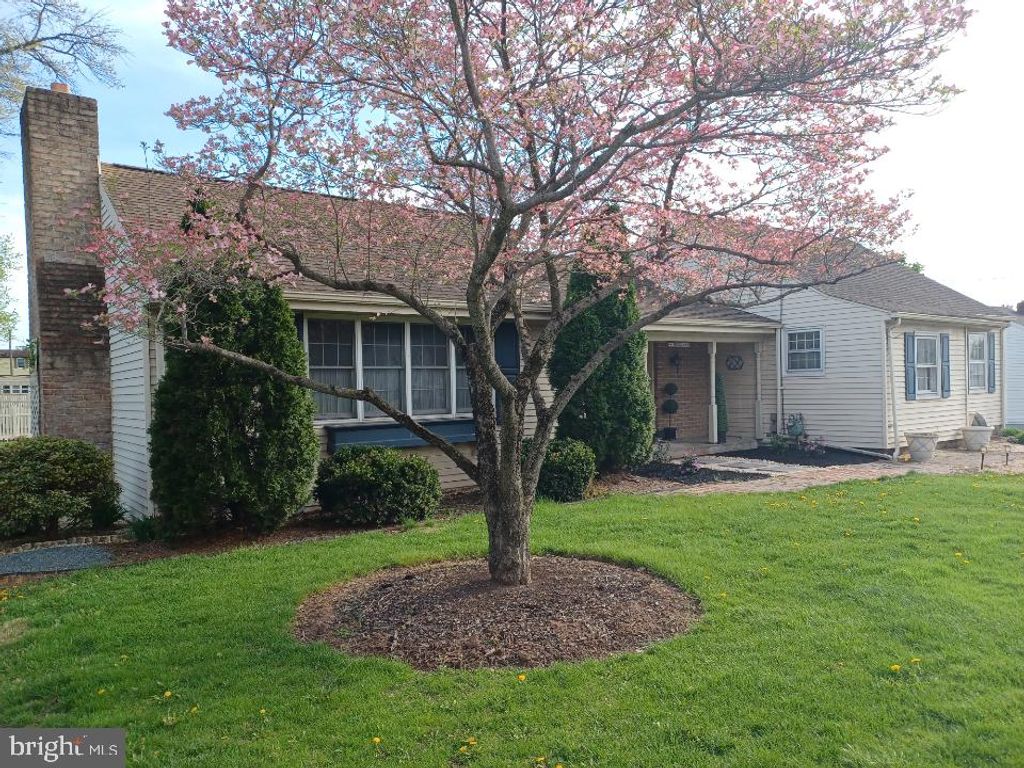 7666 LINCOLN HWY, Abbottstown, PA 17301