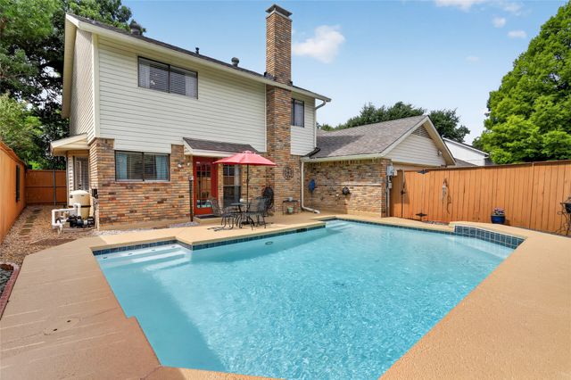 8261 Club Meadows Drive, Dallas, TX 75243