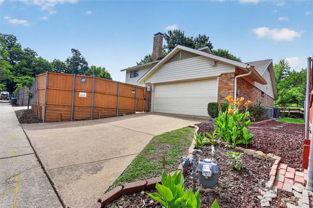 8261 Club Meadows Drive, Dallas, TX 75243