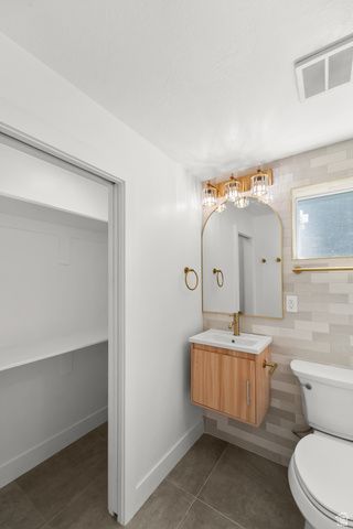 2242 E KENSINGTON AVE, Salt Lake City, UT 84108