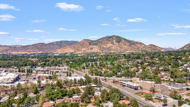 2242 E KENSINGTON AVE, Salt Lake City, UT 84108