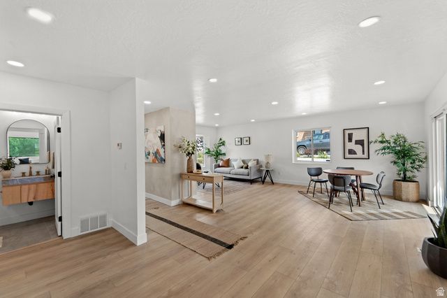 2242 E KENSINGTON AVE, Salt Lake City, UT 84108