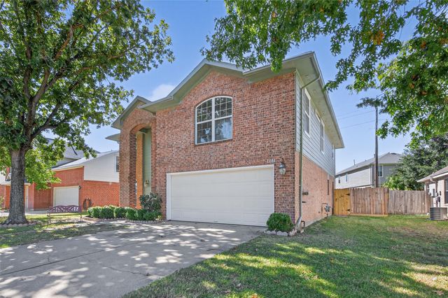 7203 Greenwood Point Drive, Cypress, TX 77433