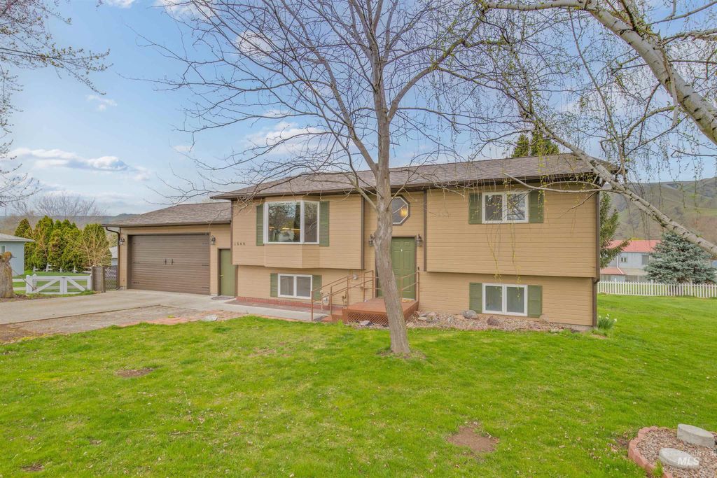 1560 Maple St., Clarkston, WA 99403