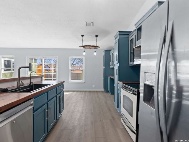 5842 Sun Farm, San Antonio, TX 78244