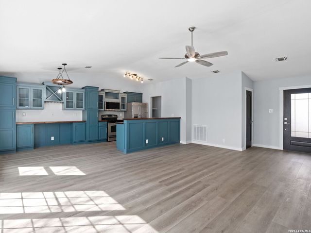 5842 Sun Farm, San Antonio, TX 78244