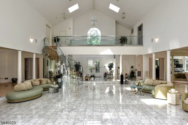 20 Burning Hollow Rd, Saddle River Boro, NJ 07458