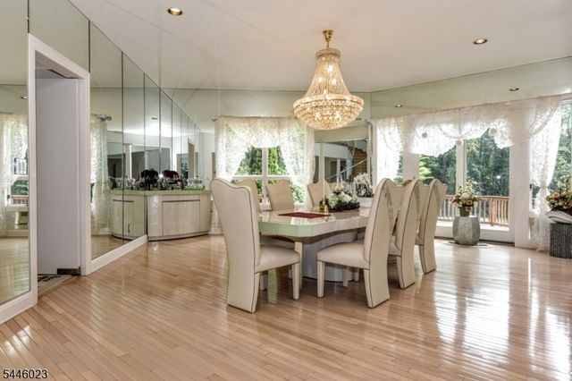 20 Burning Hollow Rd, Saddle River Boro, NJ 07458