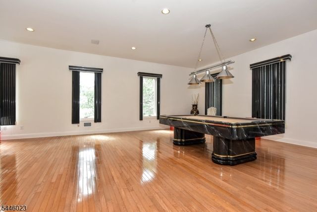 20 Burning Hollow Rd, Saddle River Boro, NJ 07458