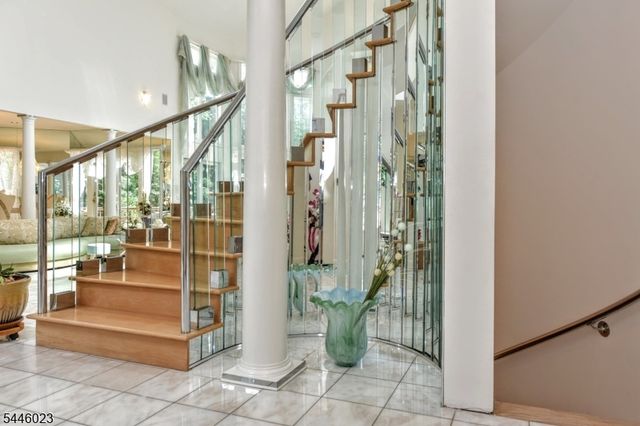 20 Burning Hollow Rd, Saddle River Boro, NJ 07458