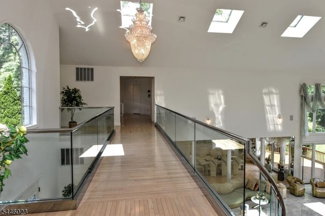 20 Burning Hollow Rd, Saddle River Boro, NJ 07458