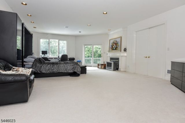 20 Burning Hollow Rd, Saddle River Boro, NJ 07458