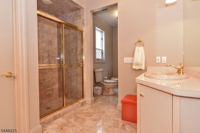 20 Burning Hollow Rd, Saddle River Boro, NJ 07458