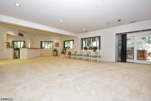 20 Burning Hollow Rd, Saddle River Boro, NJ 07458