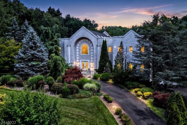20 Burning Hollow Rd, Saddle River Boro, NJ 07458