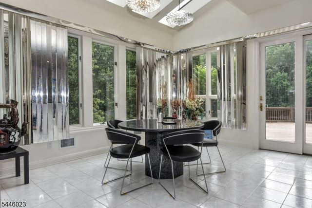 20 Burning Hollow Rd, Saddle River Boro, NJ 07458