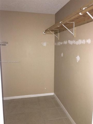 3301 Spanish Moss Terrace 906, Lauderhill, FL 33319