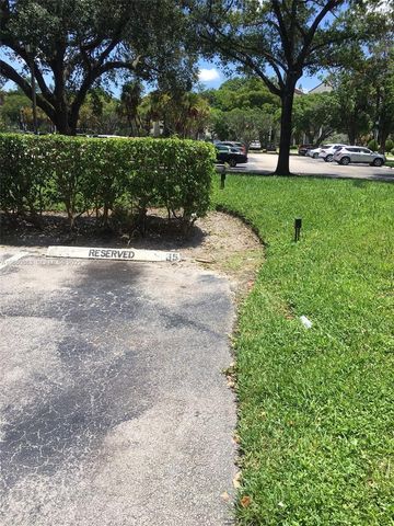 3301 Spanish Moss Terrace 906, Lauderhill, FL 33319