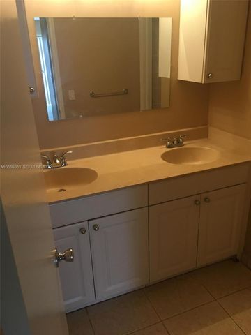 3301 Spanish Moss Terrace 906, Lauderhill, FL 33319