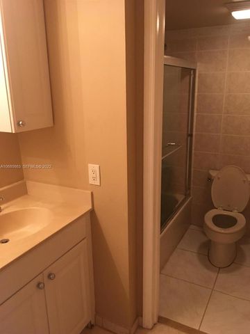 3301 Spanish Moss Terrace 906, Lauderhill, FL 33319