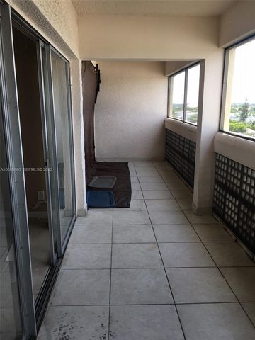 3301 Spanish Moss Terrace 906, Lauderhill, FL 33319