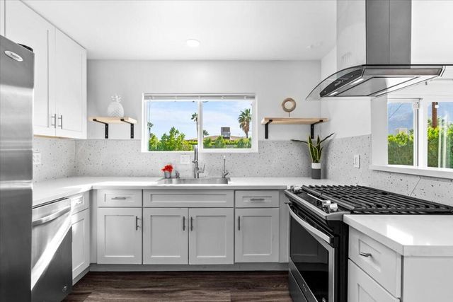 359 W Bon Air Drive, Palm Springs, CA 92262