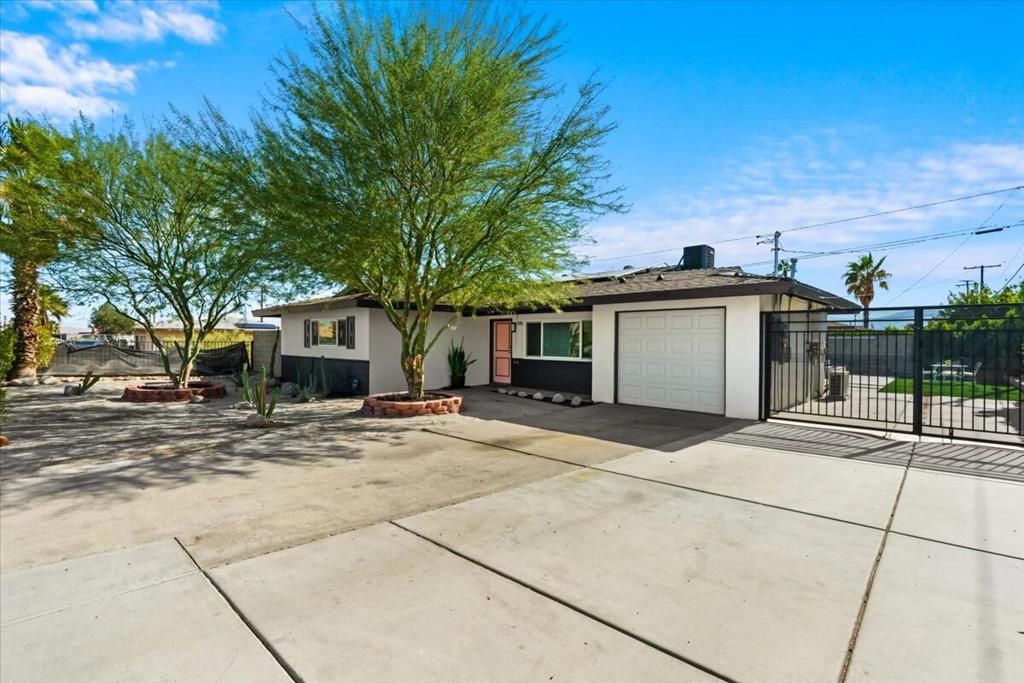 359 W Bon Air Drive, Palm Springs, CA 92262