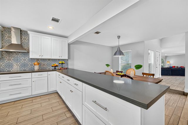 818 Silvergate Drive, Houston, TX 77079