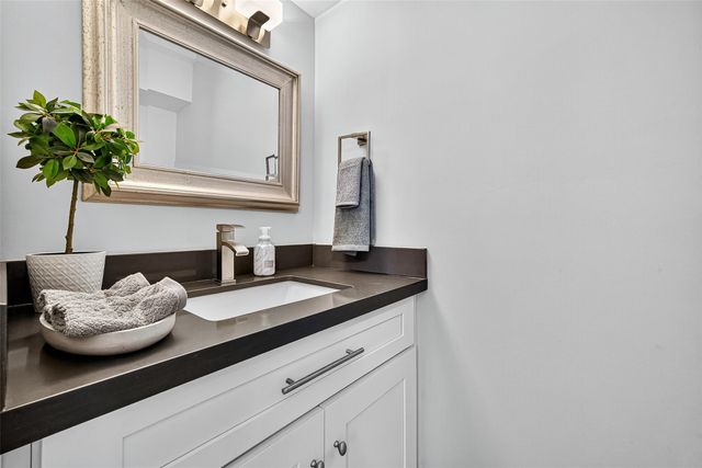 818 Silvergate Drive, Houston, TX 77079