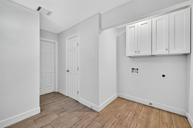 818 Silvergate Drive, Houston, TX 77079