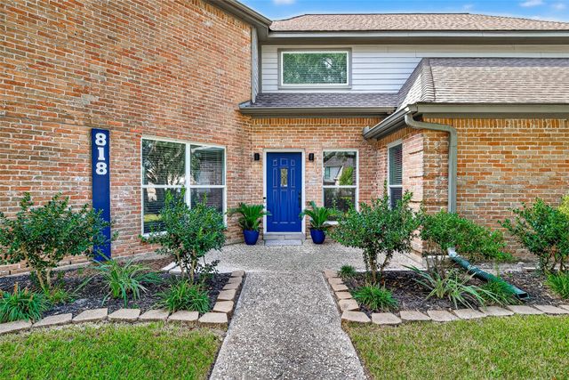 818 Silvergate Drive, Houston, TX 77079
