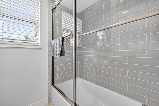 818 Silvergate Drive, Houston, TX 77079