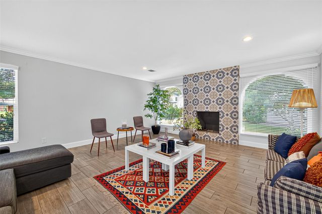 818 Silvergate Drive, Houston, TX 77079