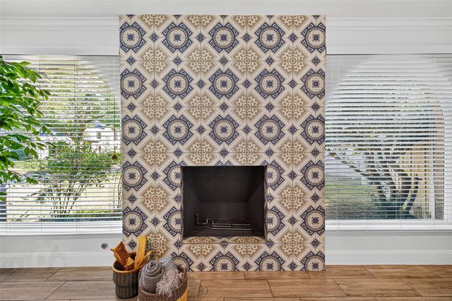 818 Silvergate Drive, Houston, TX 77079