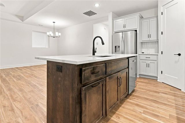 1705 NW 105th Terrace, Kansas City, MO 64155