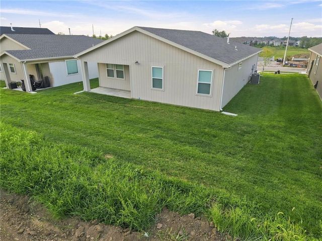 1705 NW 105th Terrace, Kansas City, MO 64155