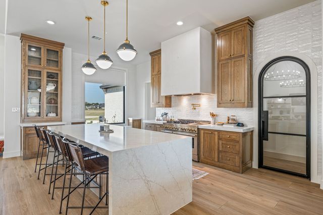 1804 Laguna Bay S, Pelican Bay, TX 76020