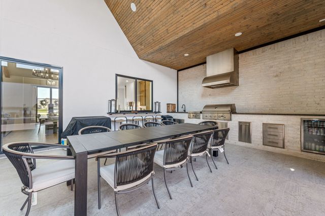 1804 Laguna Bay S, Pelican Bay, TX 76020